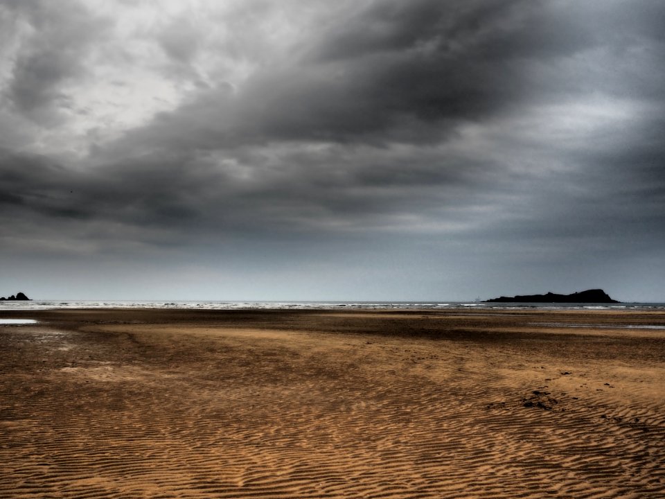 low tie at the beach, Basque Country