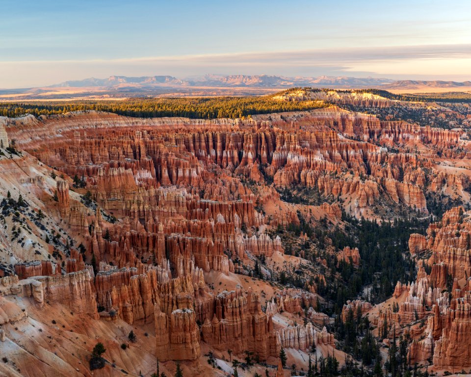 Bryce Amphitheater from Rim Trail near Inspiration Point