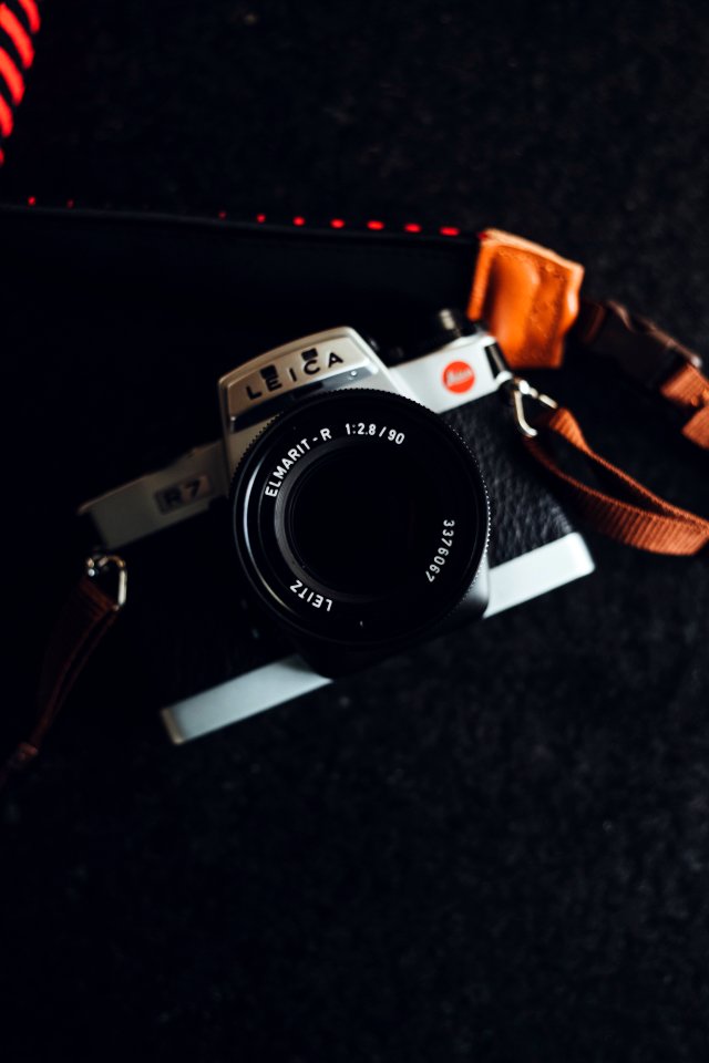 Analog Camera Leica R7