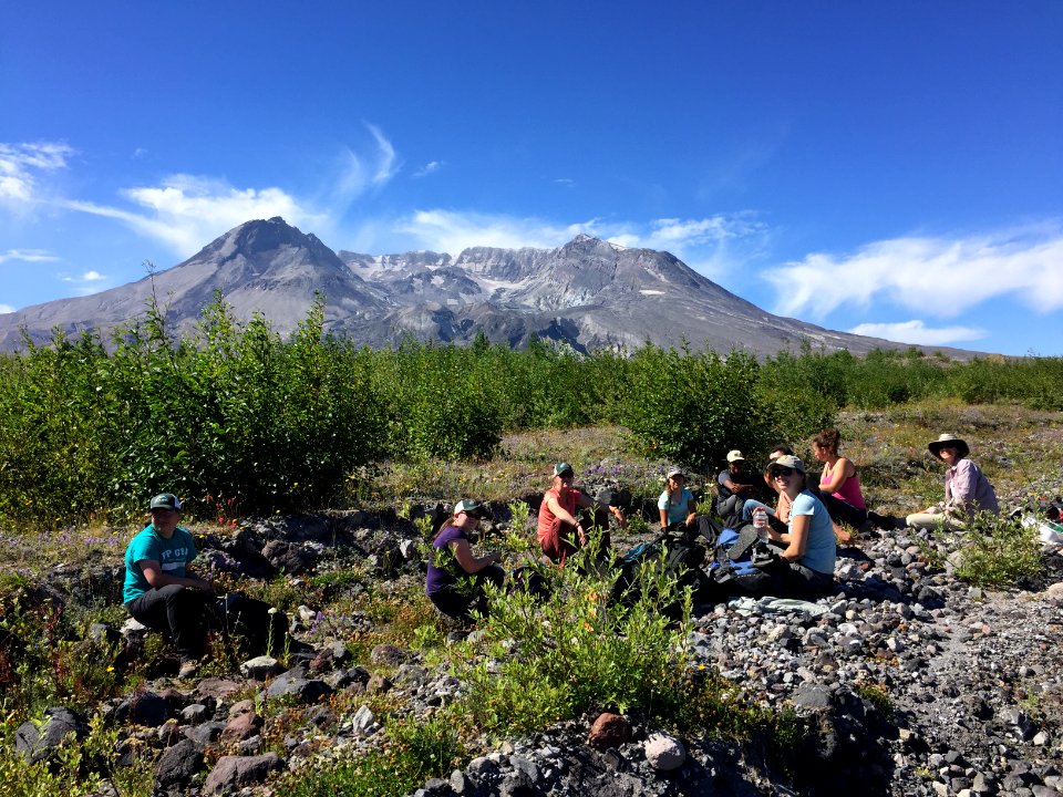 Mount St. Helens Institute Students