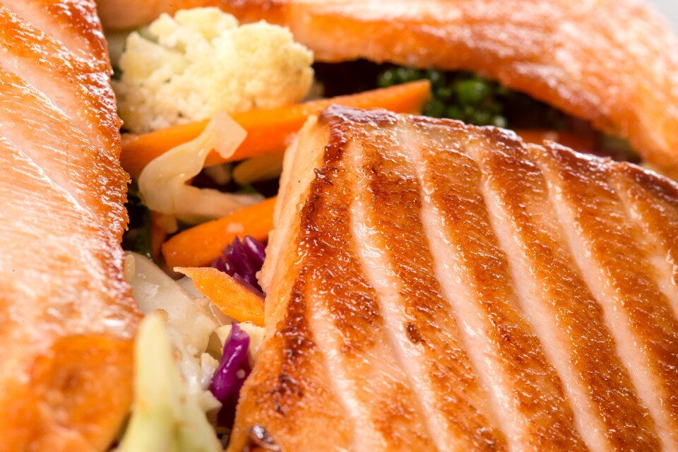 Grilled juicy food