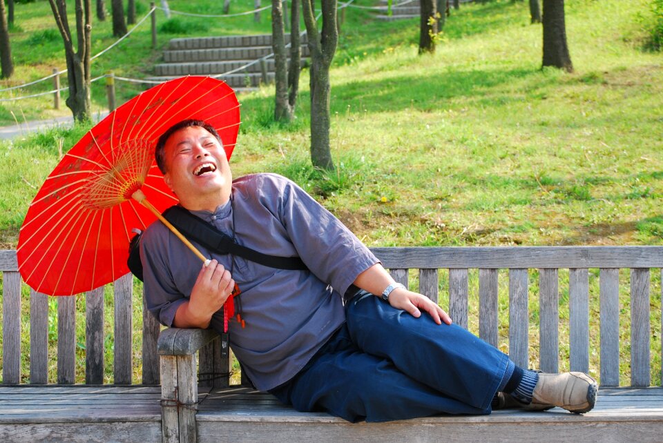 Laughter bench umbrella