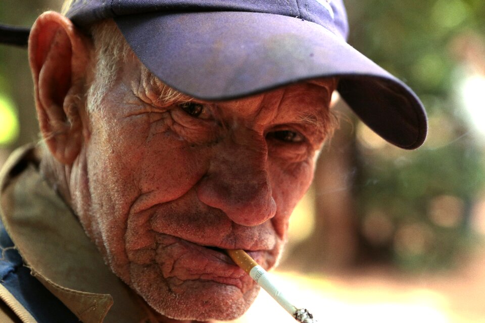Smoker cigar veteran