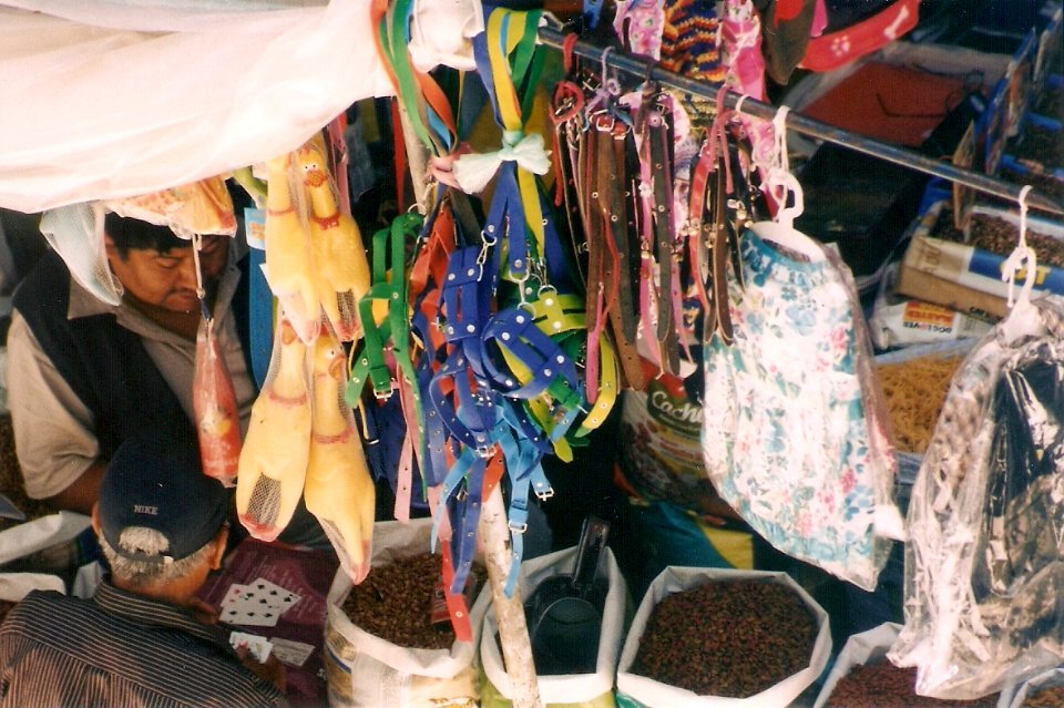 Cartas en el Mercado de trujillo