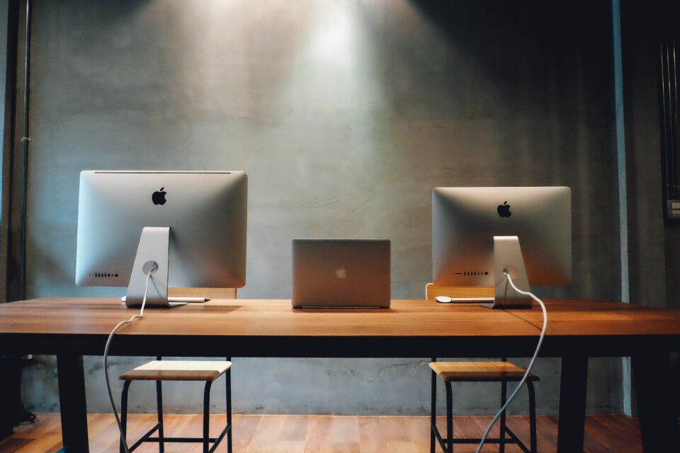 Laptop desktop table