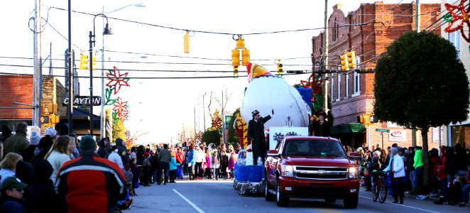 71 - Zaxby's Chicken Dives Under Utility Lines 2