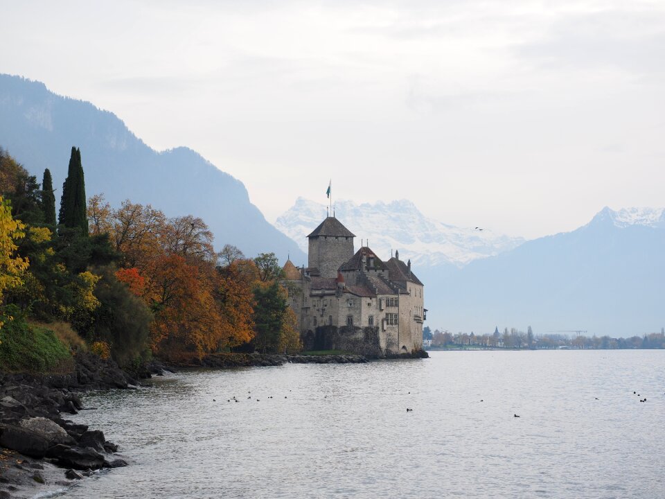Veytaux wasserburg lake geneva