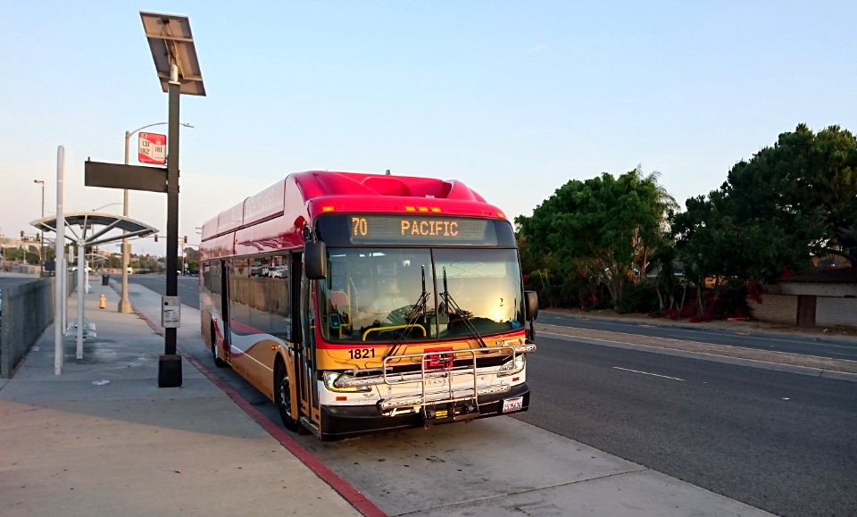 Long Beach Transit 1821 70 Wardlow Station 7-Jul-2018