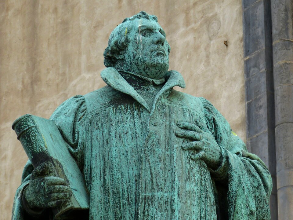 Monument figure reformation