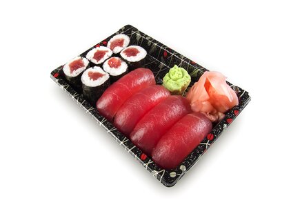 Maki fish raw