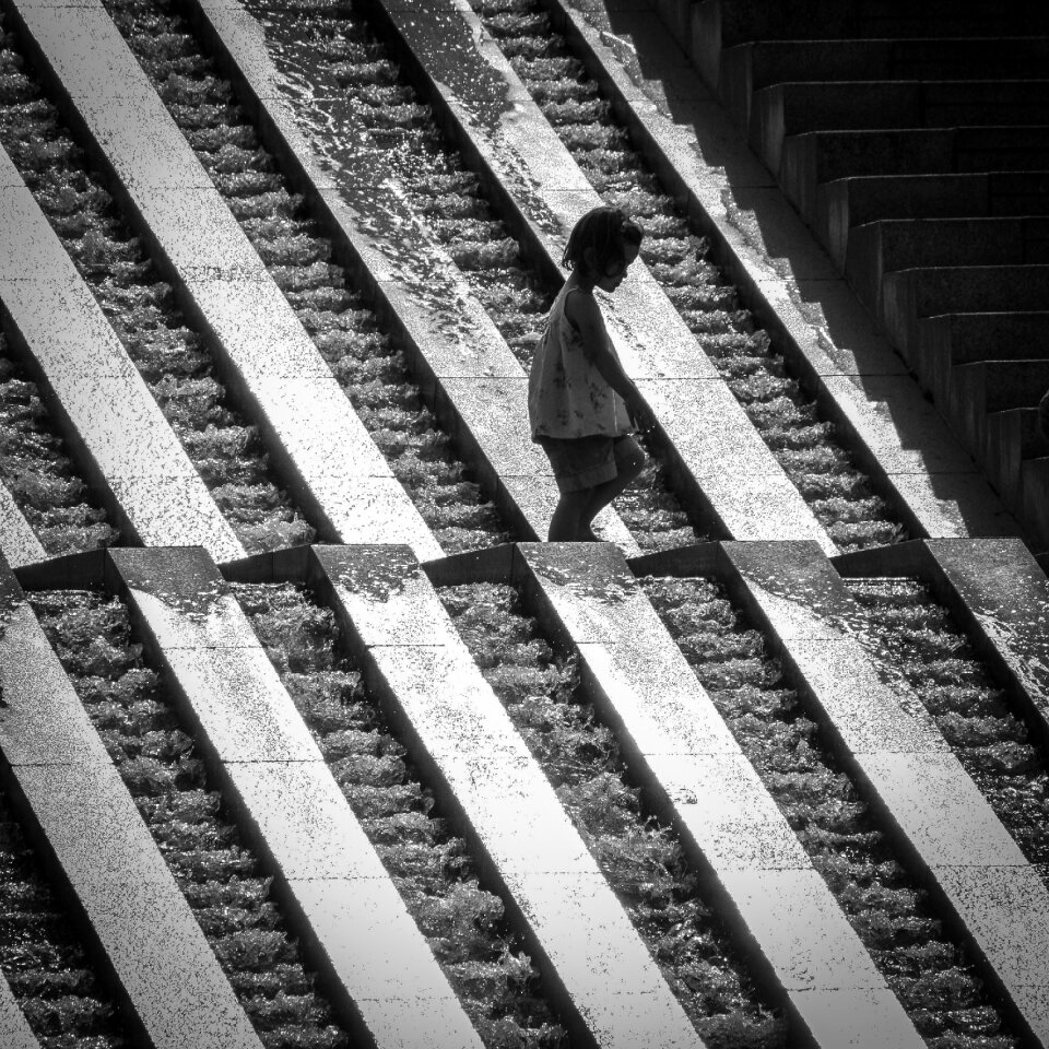 Child paris water