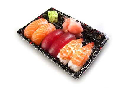 Maki fish raw