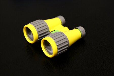 Binoculars toys optics