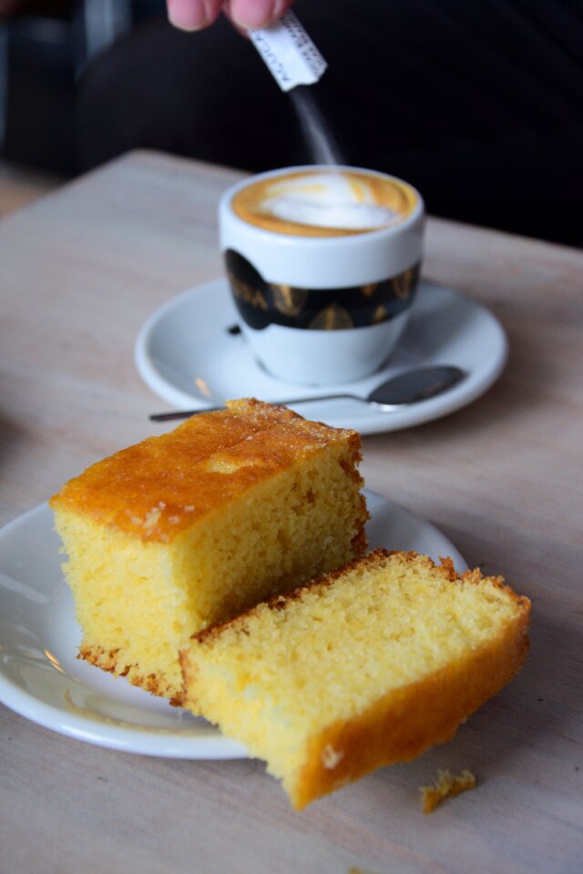Sugar sponge cake pie
