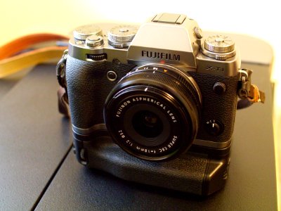 Fuji-XT1 Graphite Vertical-Grip photo