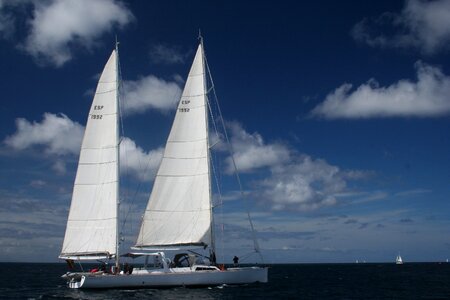 Sails sea strings