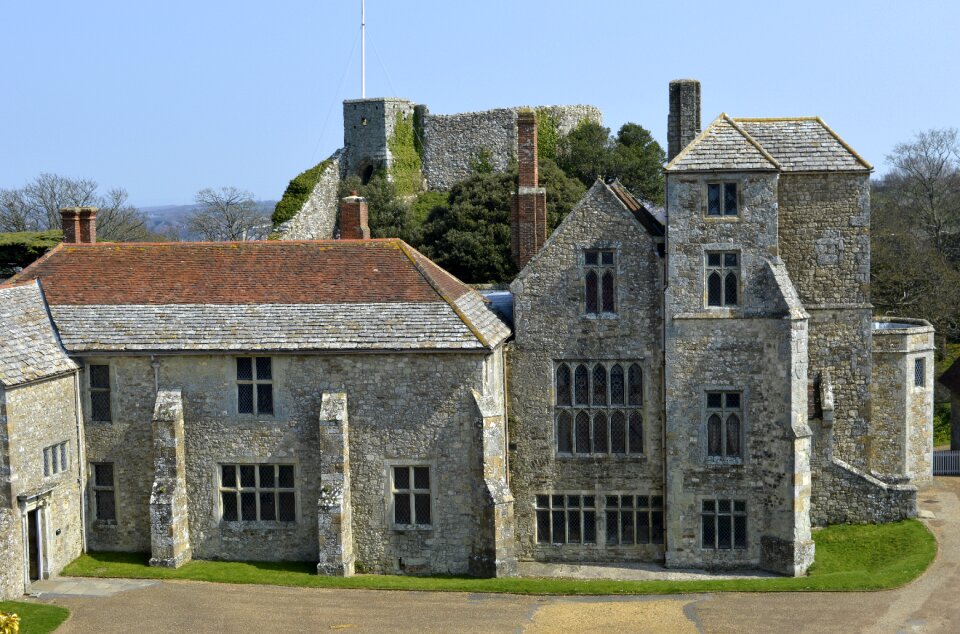 Wight isle courtyard