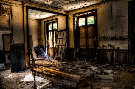 Interior hdr window