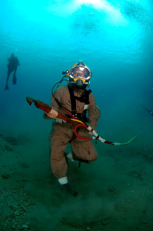 Military ocean floor walking