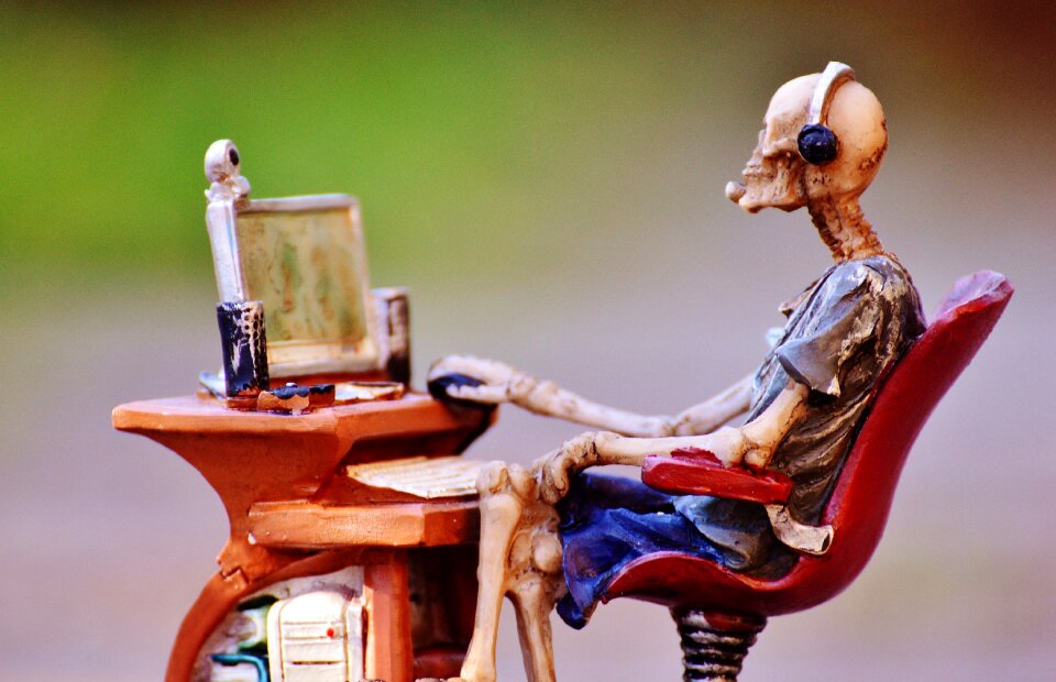 Computer searches internet addiction self help