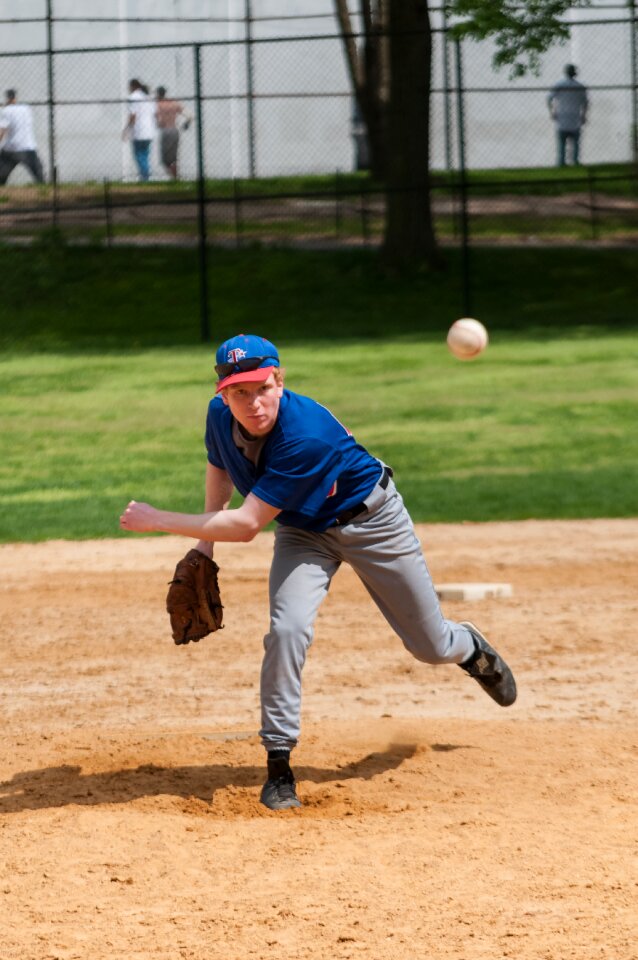 Game ball pitcher