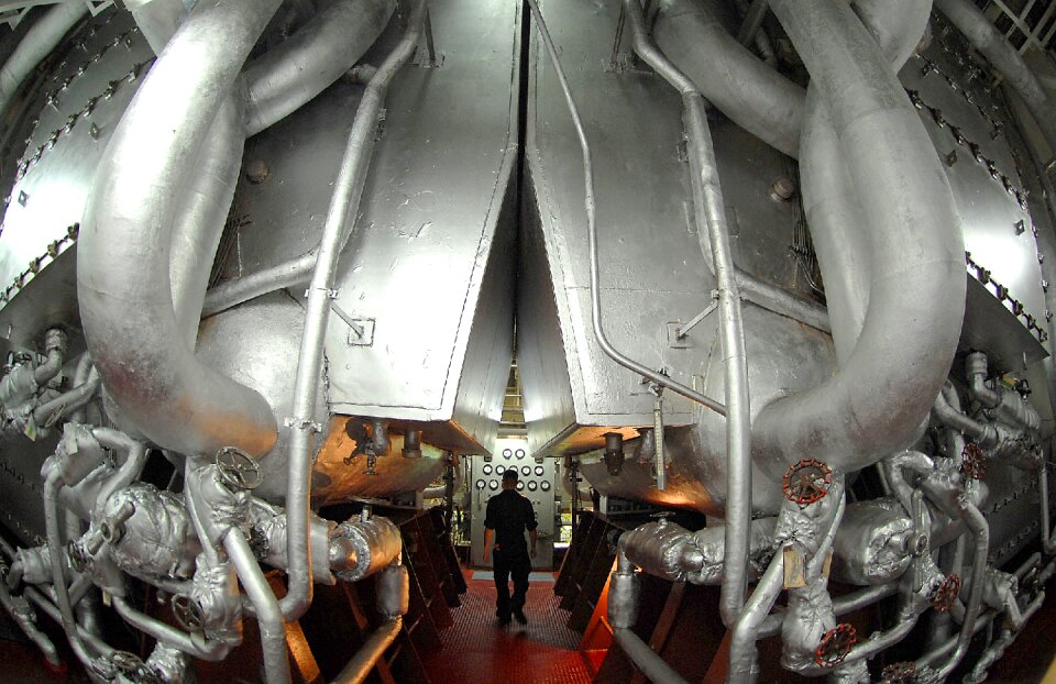 Worker maintenance naval