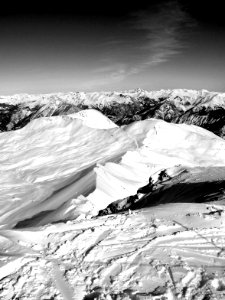 Montagnes enneigées NB 002