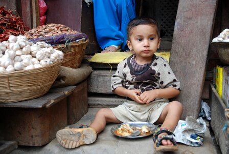 Nepal market child