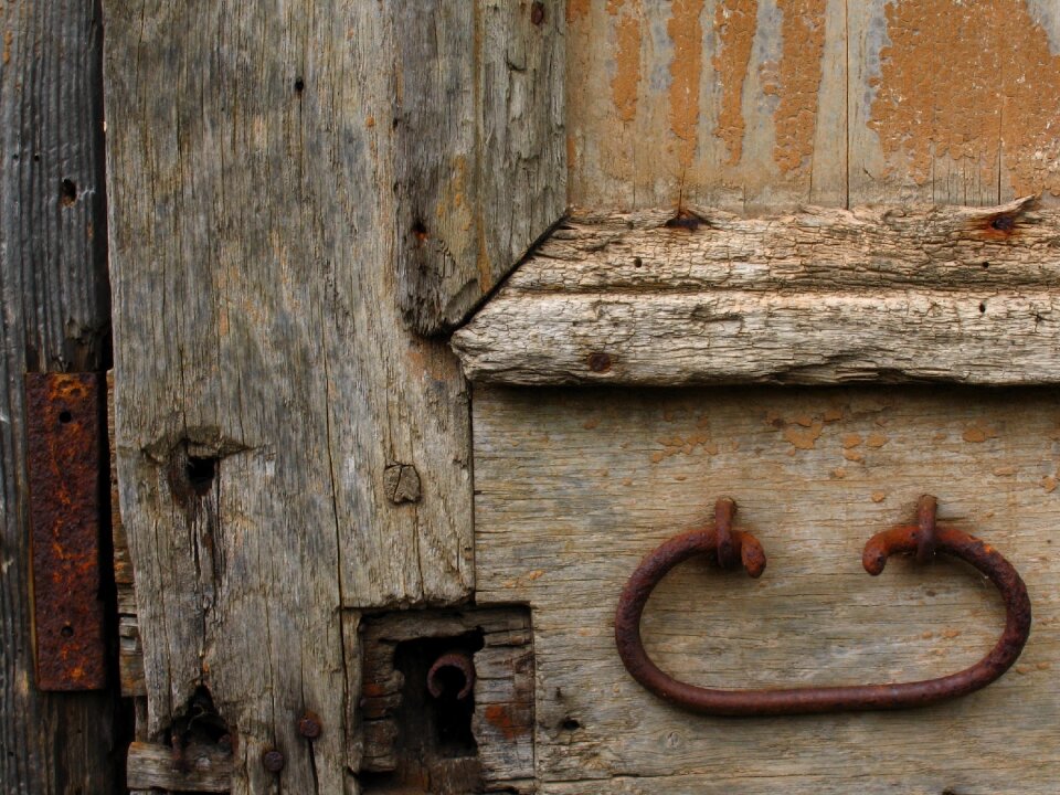 Rust wooden door handle