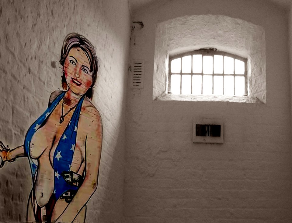 Every prison cells favorite graffiti