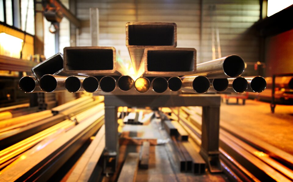 Stainless steel workshop bar
