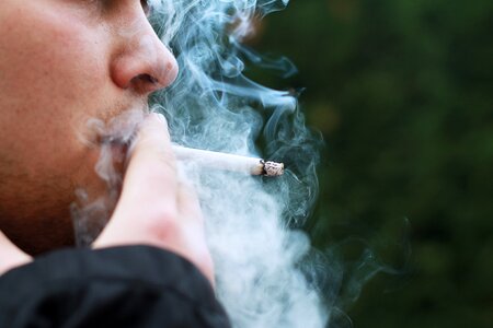 Man lung cancer smoking ban photo
