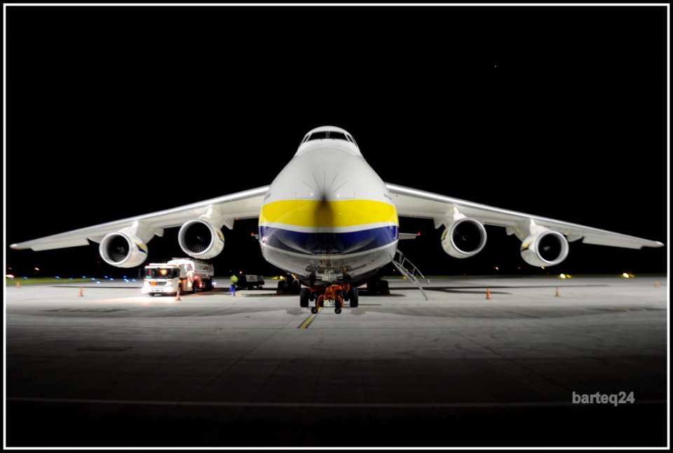 Antonov AN-124-100M