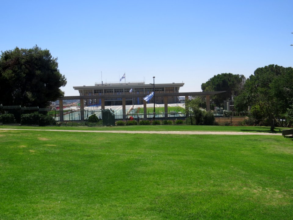 דניאל וגול בים 330