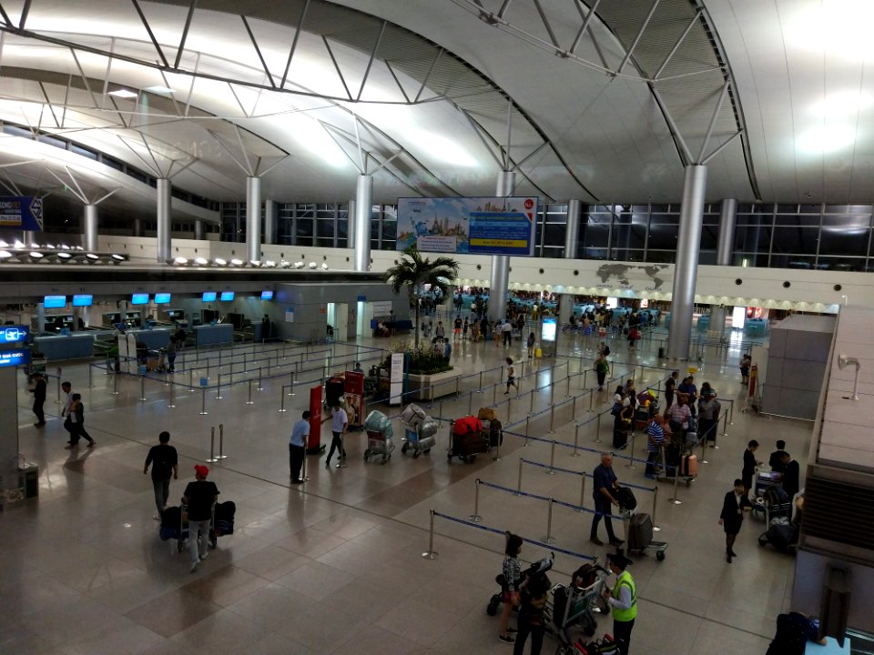 sân bay tân sơn nhất airport saigon