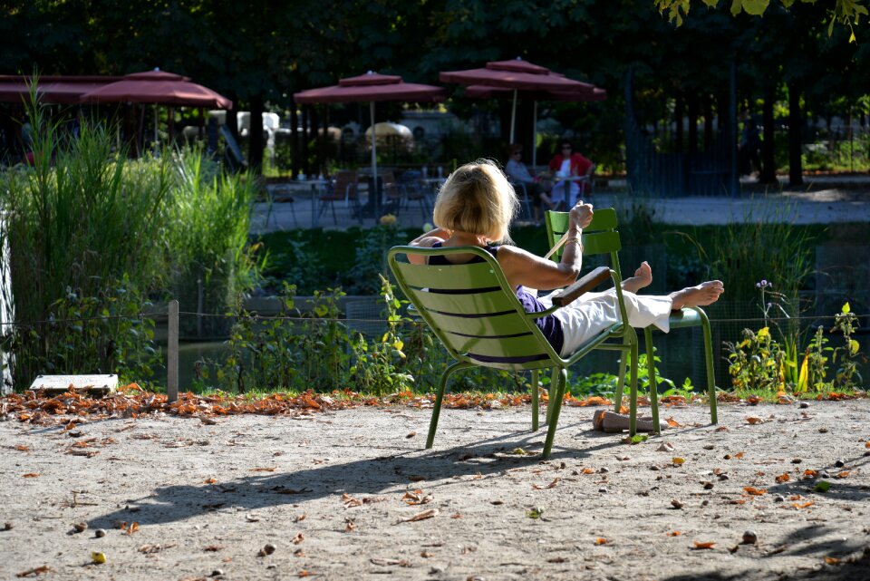 Shadow sun bath paris photo