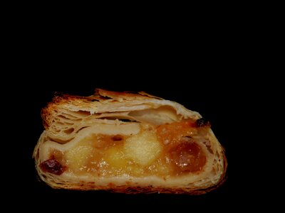 Raisin cake dessert