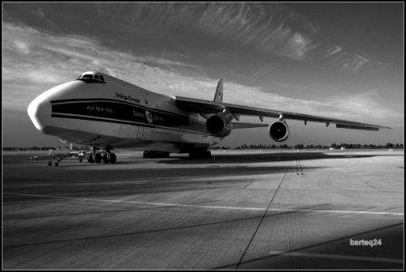 Antonov An-124-100