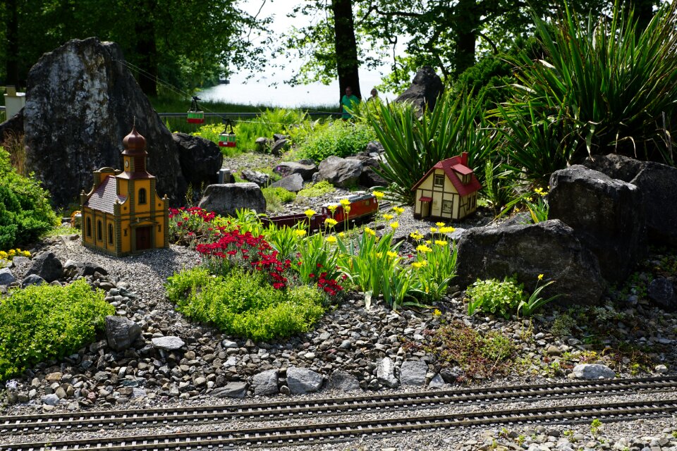 Train transport rails