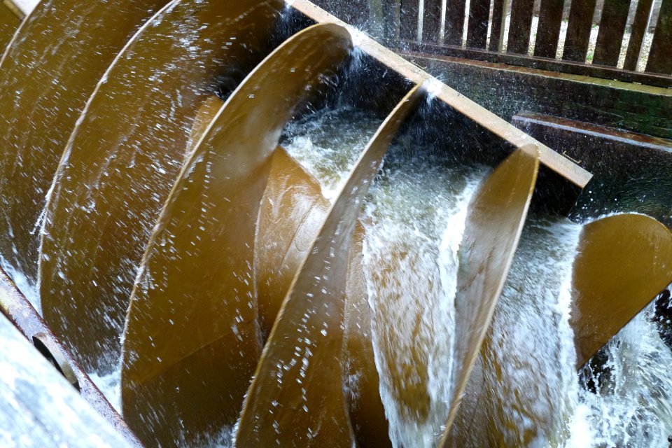 May 23rd, 2015 Mapledurham hydro turbine (4)