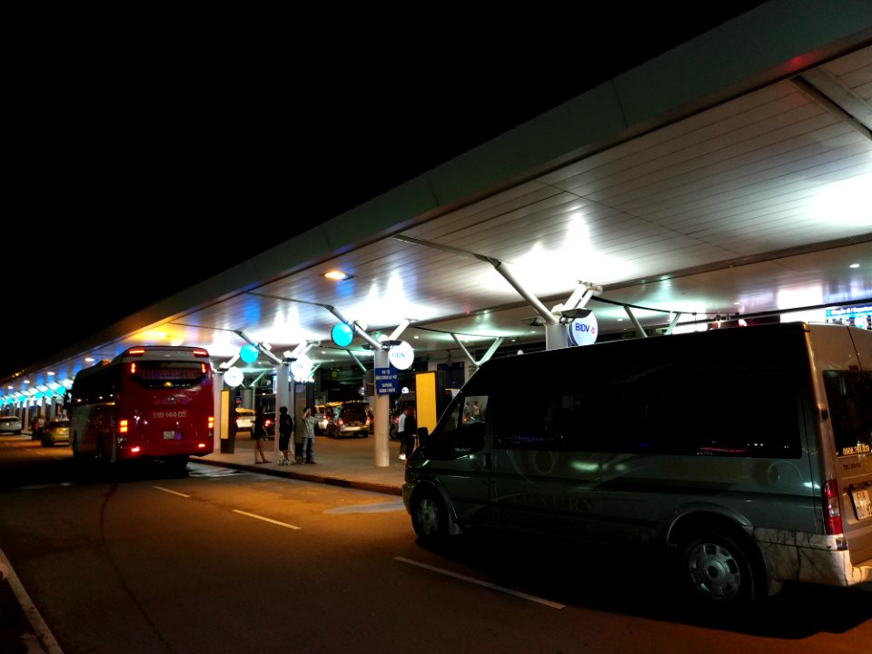 sân bay tân sơn nhất airport saigon