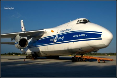 Antonov An-124-100