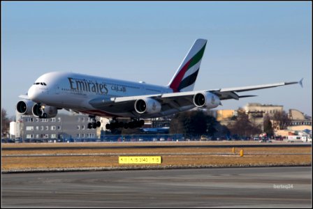 Airbus A380-861 photo