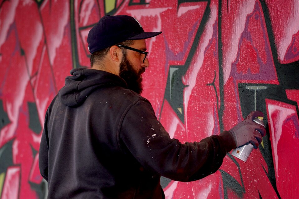 Sprayer graffiti mural