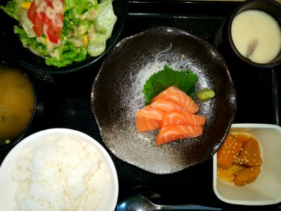 salmon sashimi lunch set 120k uraetei cá hồi