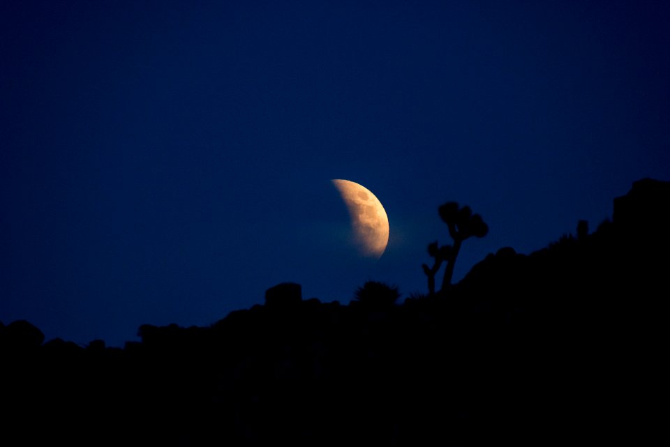 Super Blood Moon; lunar eclipse of full moon at perigee; 9/27/15