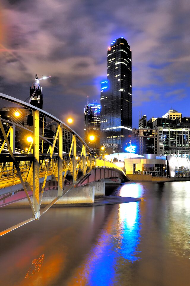 Melbourne city river