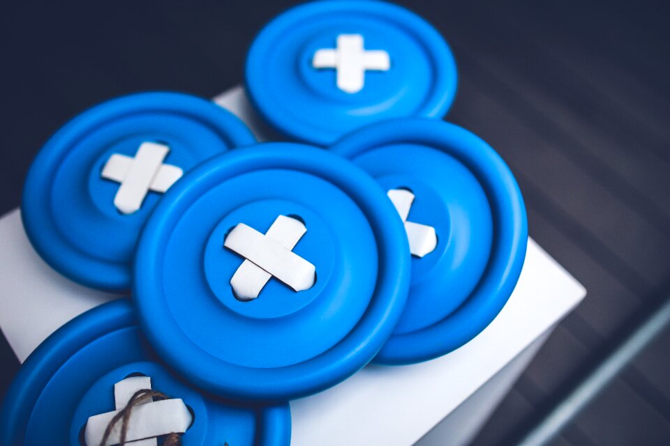 Button buttons hanger