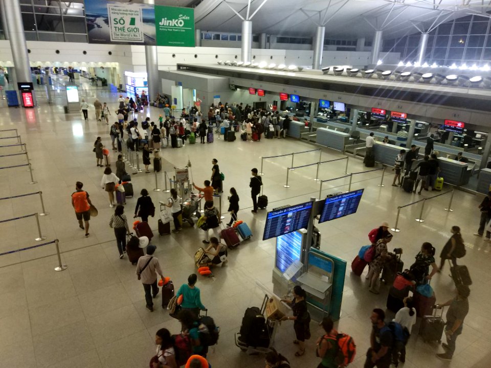 sân bay tân sơn nhất airport saigon