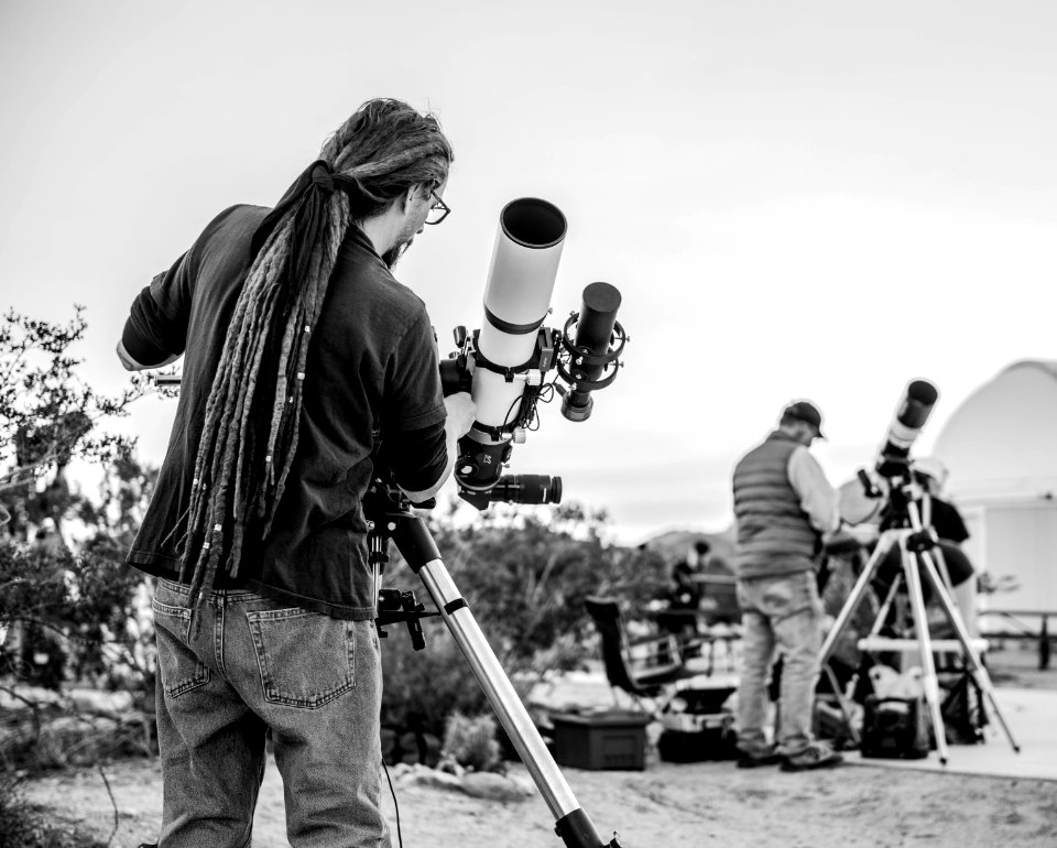 Night Sky Festival 2018-Man with telescope